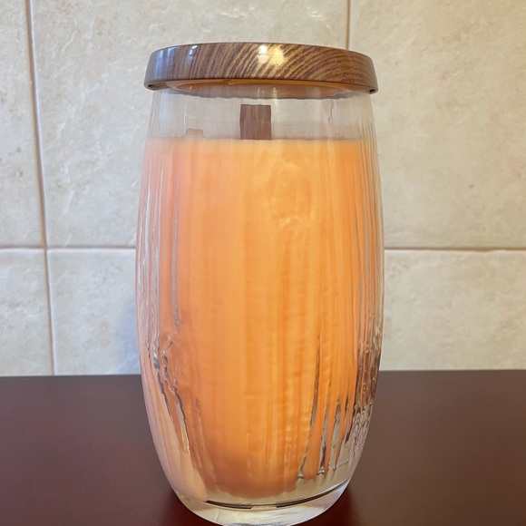 NEW YANKEE CANDLE PURE RADIANCE WHITE SUGAR & CITRUS ZEST 22 oz - Picture 4 of 10